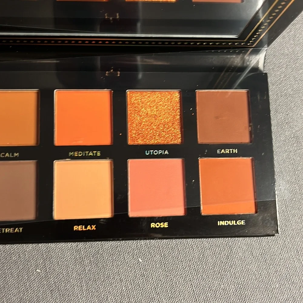 BNWT Ace Beute Serenity Eye Shadow Palette